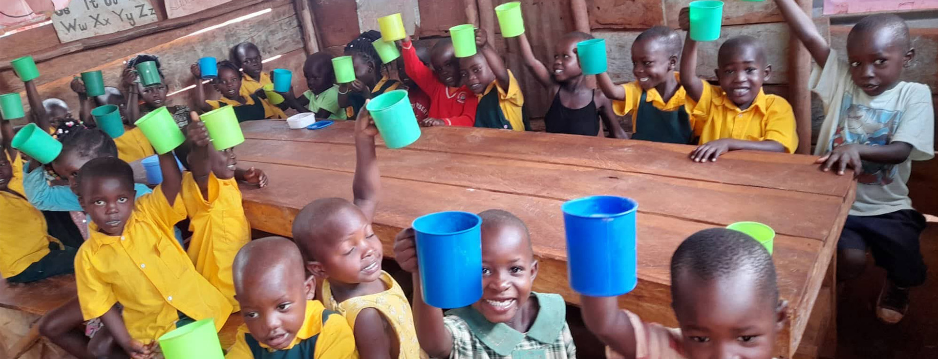 Schulmaterial für Kinder in Musima